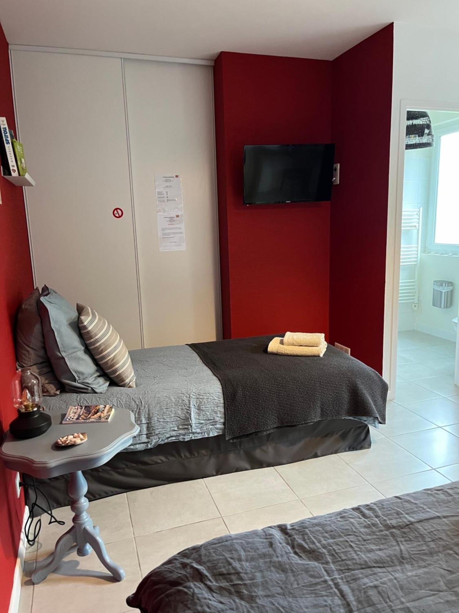 Bed and Breakfast L'Atelier De Mezareun Ushant Esterno foto