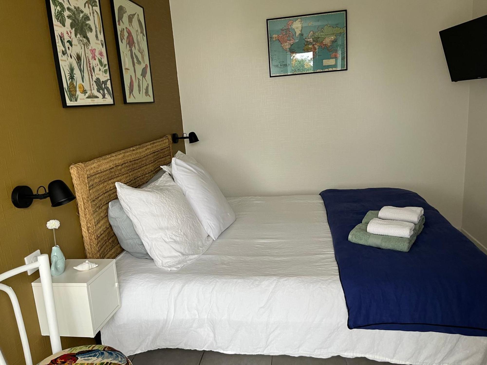 Bed and Breakfast L'Atelier De Mezareun Ushant Esterno foto